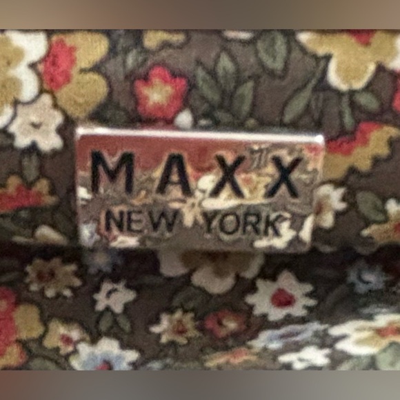 MAXX New York | women’s leather clutch bag. - Picture 8 of 11